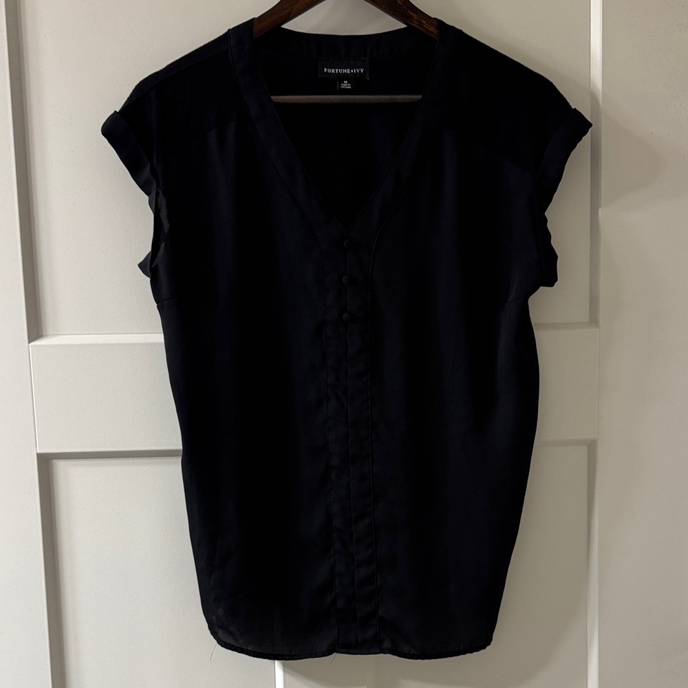 FORTH+IVY Black V-Neck Button-Front Blouse